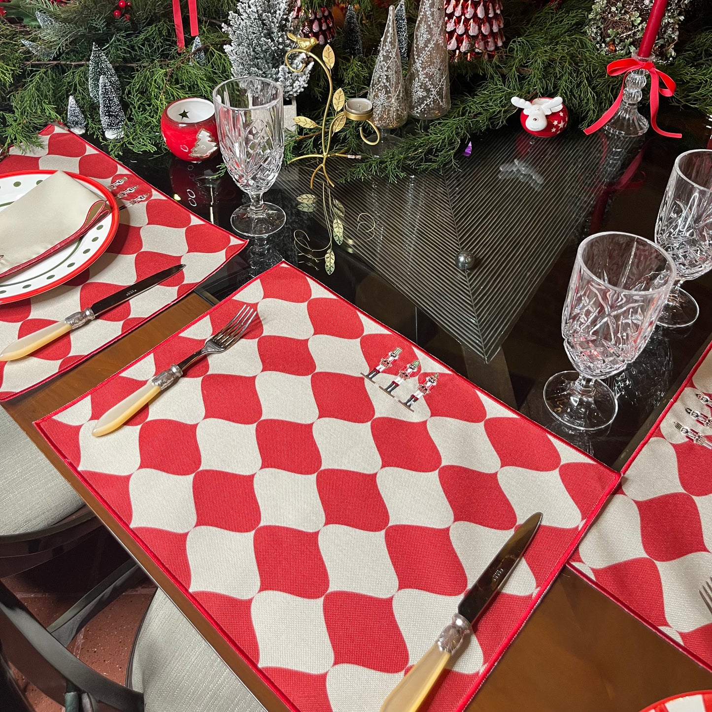 SET INDIVIDUALES SOLDADITOS DE NAVIDAD + SERVILLETAS SOLDADITOS ROJOS