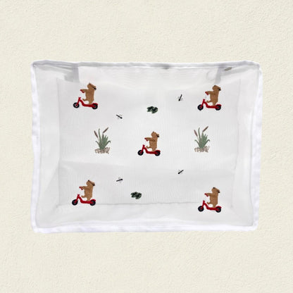 CAPIBARA EN PATINETA