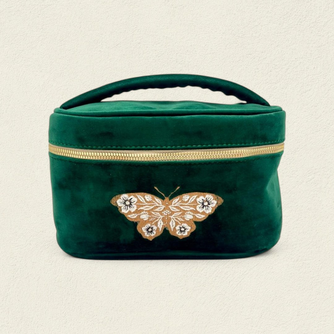 MARIPOSA DE FLORES SOBRE VERDE