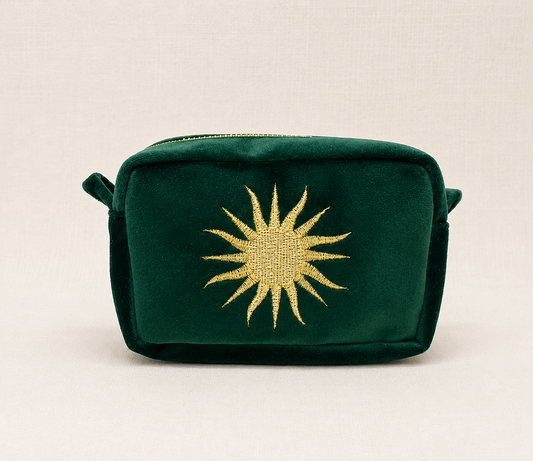 NECESER PETIT SOL DORADO SOBRE VERDE ESMERALDA