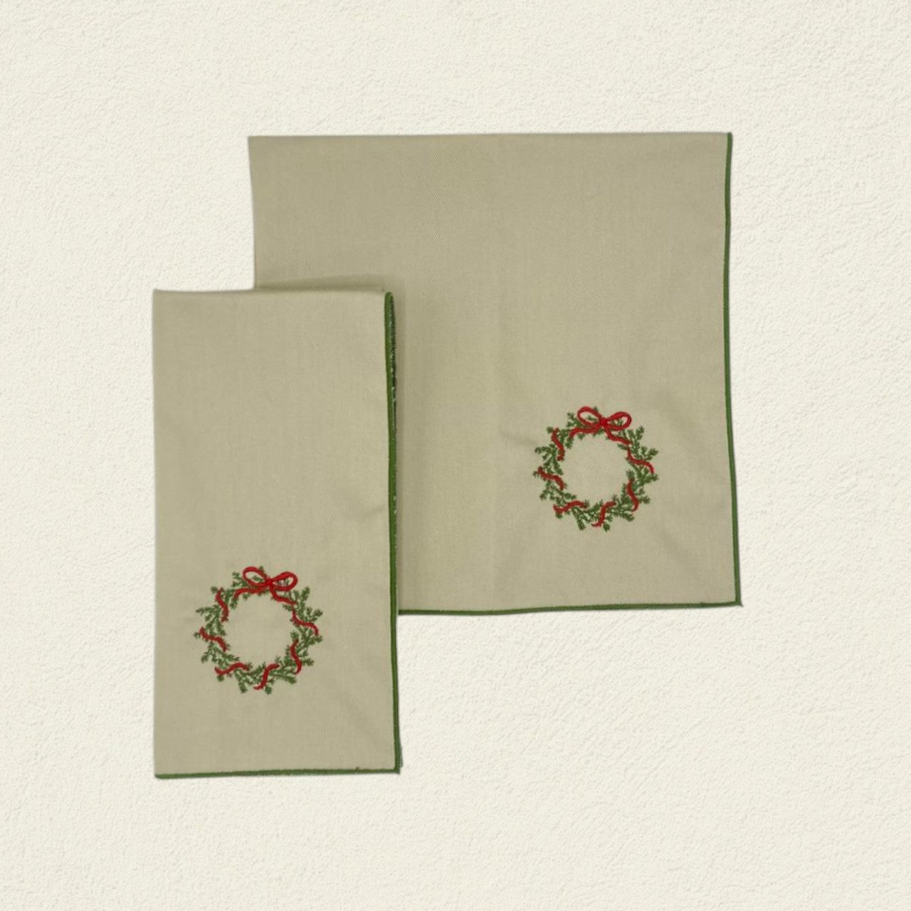 SET INDIVIDUALES CORONA DE NAVIDAD + SERVILLETAS CORONA